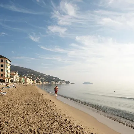 Daire Front San Bartolomeo Al Mare